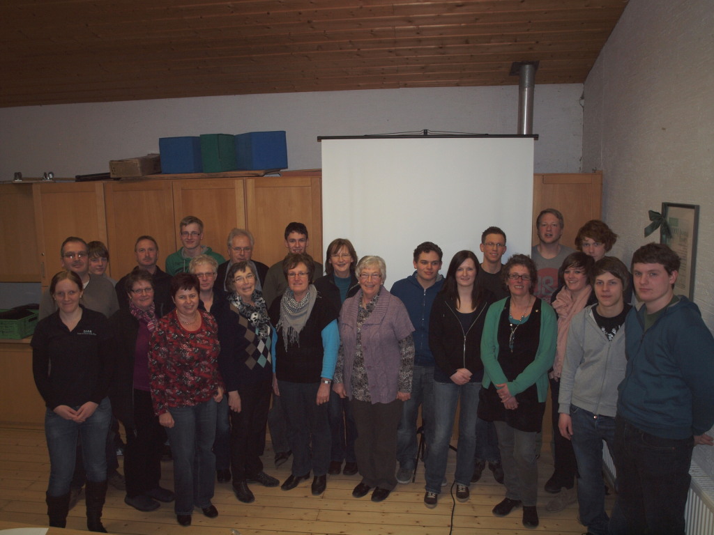 Gruppenbild der Teilnehmer des Computerkurses für Einsteiger