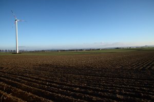 Die Weite der Ackerlandschaft Die Weite der Ackerlandschaft