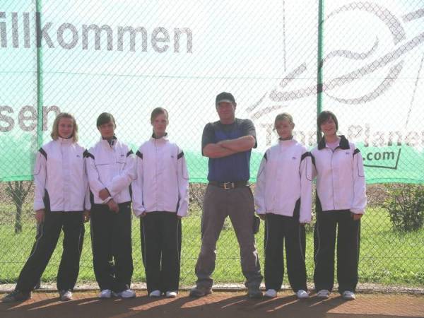 JuniorinnenU12mit Amthor_web.JPG